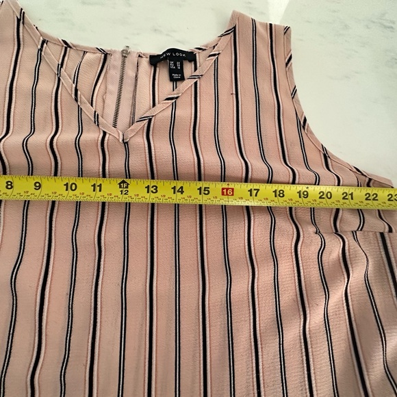 NEW LOOK from ASOS CURVE Light pink sleeveless blouse size US 18 striped - Picture 4 of 7